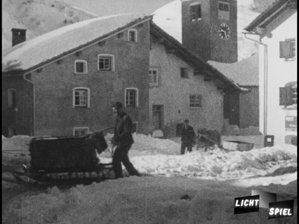 Das Dorfzentrum von Hinterrhein, einem Dorf der politischen Gemeinde Rheinwald in der Region Viamala GR. (Filmstill)